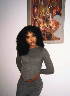 Ryry - Transsexual escort in Abidjan Photo 1 of 6
