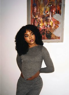 Ryry - Transsexual escort in Abidjan Photo 2 of 6