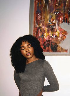 Ryry - Transsexual escort in Abidjan Photo 6 of 6
