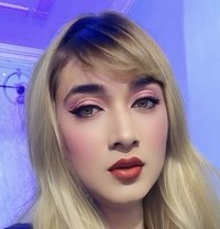 S O M N A - Transsexual escort agency in New Delhi