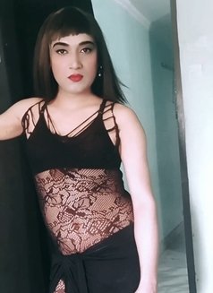 S O M N A - Transsexual escort agency in New Delhi Photo 8 of 9