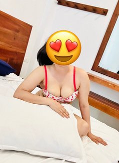 S Shalani Nimasha - escort in Colombo Photo 2 of 15