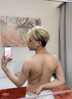 S_x - Transsexual escort in Kuala Lumpur Photo 7 of 17