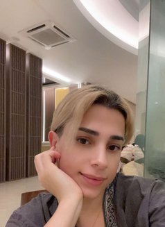S_x - Transsexual escort in Kuala Lumpur Photo 9 of 17