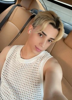 S_x - Transsexual escort in Dubai Photo 2 of 15