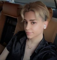 S_x - Transsexual escort in Dubai Photo 15 of 16