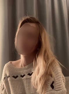 Saana - escort in Zürich Photo 6 of 8