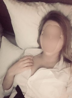 Saana - escort in Zürich Photo 7 of 8