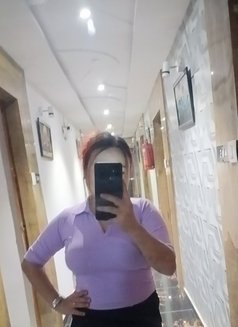 SAani - puta in Jaipur Photo 2 of 3