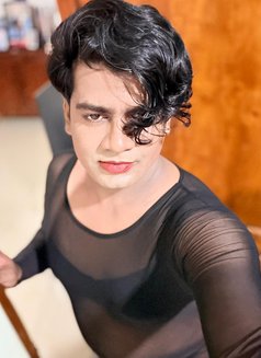 Saara - Educated & Genuine Ladyboy here - Transsexual escort in Colombo Photo 12 of 12