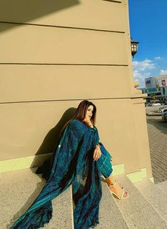 Saara - puta in Dubai Photo 1 of 6