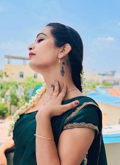 Saara - Transsexual escort in Hyderabad Photo 1 of 7