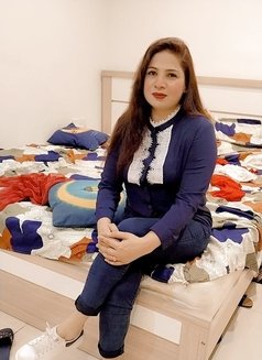 Saba Khan - puta in Muscat Photo 5 of 5