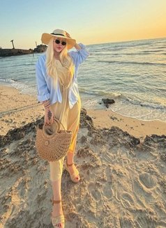 mina vip - escort in Dubai Photo 4 of 8