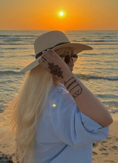 mina vip - escort in Dubai Photo 5 of 8