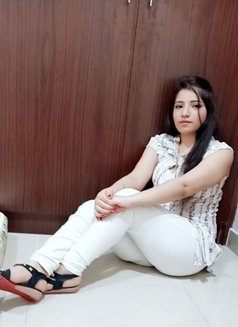 Sabia Indian Busty Girl - puta in Dubai Photo 8 of 8