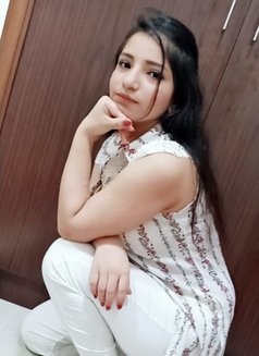 Sabia Indian Busty Girl - puta in Dubai Photo 1 of 8