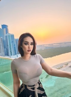 Sabina hot both from Thailand - Acompañantes transexual in Abu Dhabi Photo 1 of 8