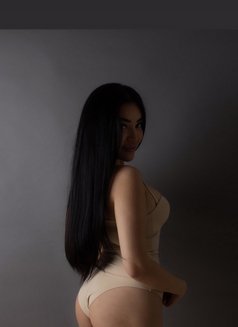 Sabina - puta in Dubai Photo 5 of 5