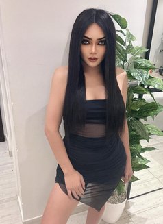 Sabina - Transsexual escort in Al Manama Photo 6 of 9