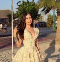Sabine - puta in Dubai Photo 1 of 10