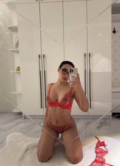 Sabine - escort in Dubai Photo 8 of 10