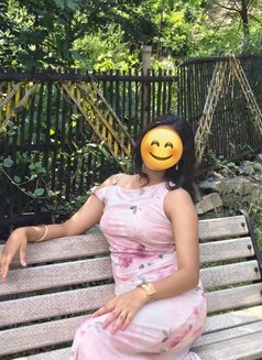 Sabiya - masseuse in Kochi Photo 1 of 5