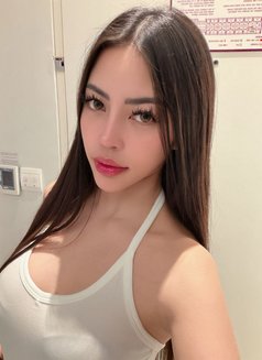 Sabrina - escort in Singapore Photo 1 of 2