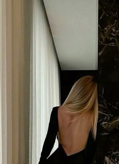 Sabrina - puta in Cairo Photo 3 of 3