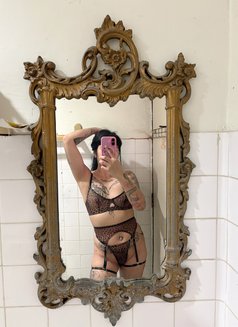 Sabrina - escort in Manila Photo 6 of 9