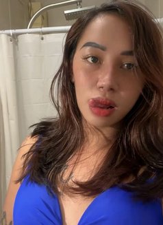 Sabrina - Transsexual escort in Makati City Photo 3 of 5