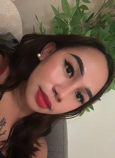 Sabrina - Transsexual escort in Makati City Photo 4 of 5