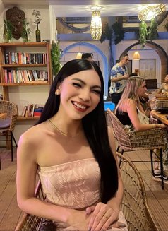 Sabrina - Acompañantes transexual in Manila Photo 3 of 6