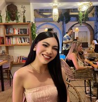 Sabrina - Transsexual escort in Manila