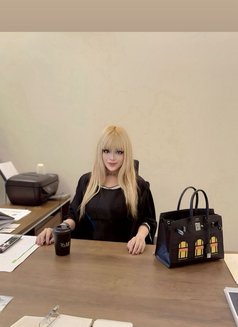 Sabrina Fuck Riyadh - Transsexual escort in Riyadh Photo 24 of 28