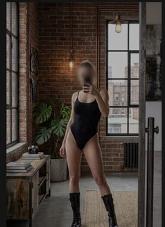Sabrina - escort in Faro Photo 1 of 5
