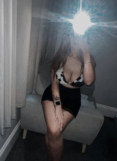 Sabrina - puta in Bangkok Photo 3 of 5