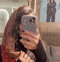 Sabrine - puta in Riyadh