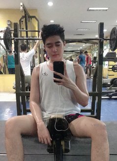 ASIX - Male escort in Makati City Photo 6 of 6