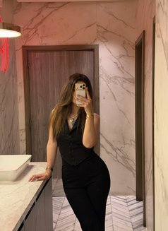 Sadaf - escort in Dubai Photo 5 of 9