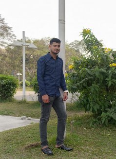 Sadhin - Male escort in Dubai Photo 1 of 3