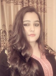 Sadia Khan Pakistani escortgirls Madrid - escort in Madrid Photo 1 of 3