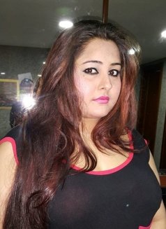 Sadia Khan Pakistani escortgirls Madrid - puta in Madrid Photo 2 of 3