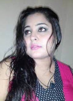 Sadia Khan Pakistani escortgirls Madrid - puta in Madrid Photo 3 of 3