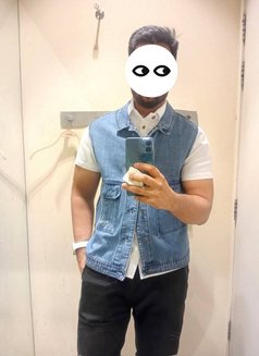 Sadik Ahmed - Intérprete masculino de adultos in Dhaka Photo 2 of 6