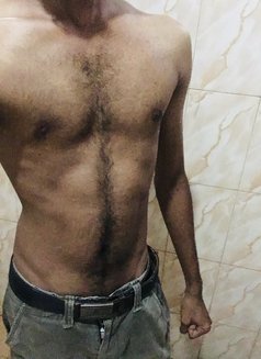 Sadun For ladies / couples - Male escort in Colombo Photo 1 of 7