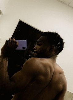 Sae - Male escort in Lusaka Photo 2 of 4