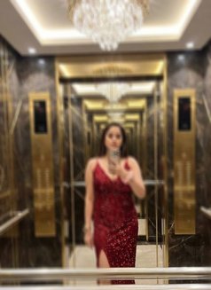 Safe and secure meetings only hotels - escort in Mumbai Photo 1 of 2