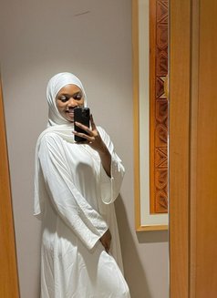 Safeera - puta in Muscat Photo 4 of 4