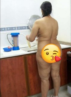 Safina - escort in Kochi Photo 1 of 2